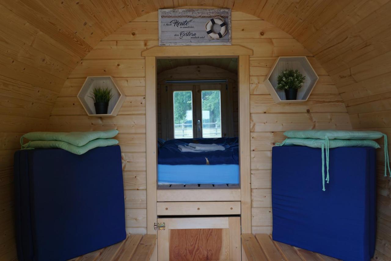 Peenehof Koeppen - Ferienwohnungen & Schlaffaesser Jordenstorf ภายนอก รูปภาพ