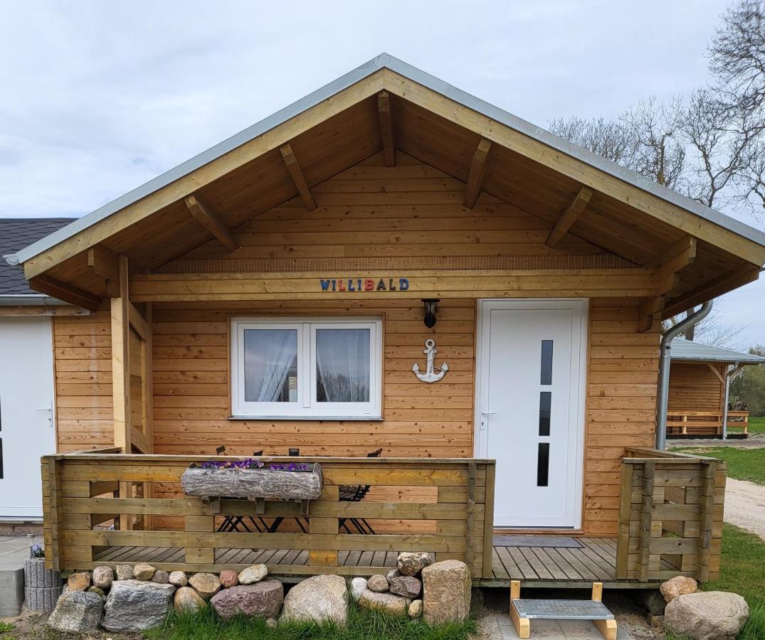 Peenehof Koeppen - Ferienwohnungen & Schlaffaesser Jordenstorf ภายนอก รูปภาพ