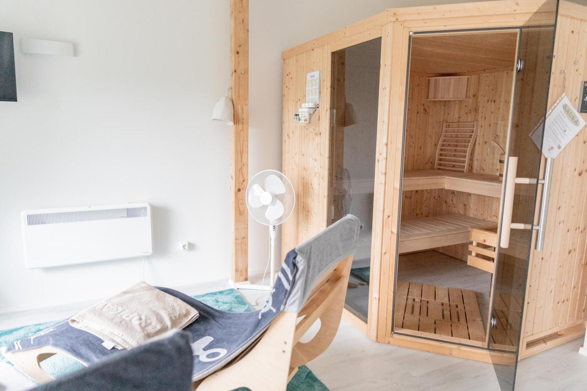 Peenehof Koeppen - Ferienwohnungen & Schlaffaesser Jordenstorf ภายนอก รูปภาพ